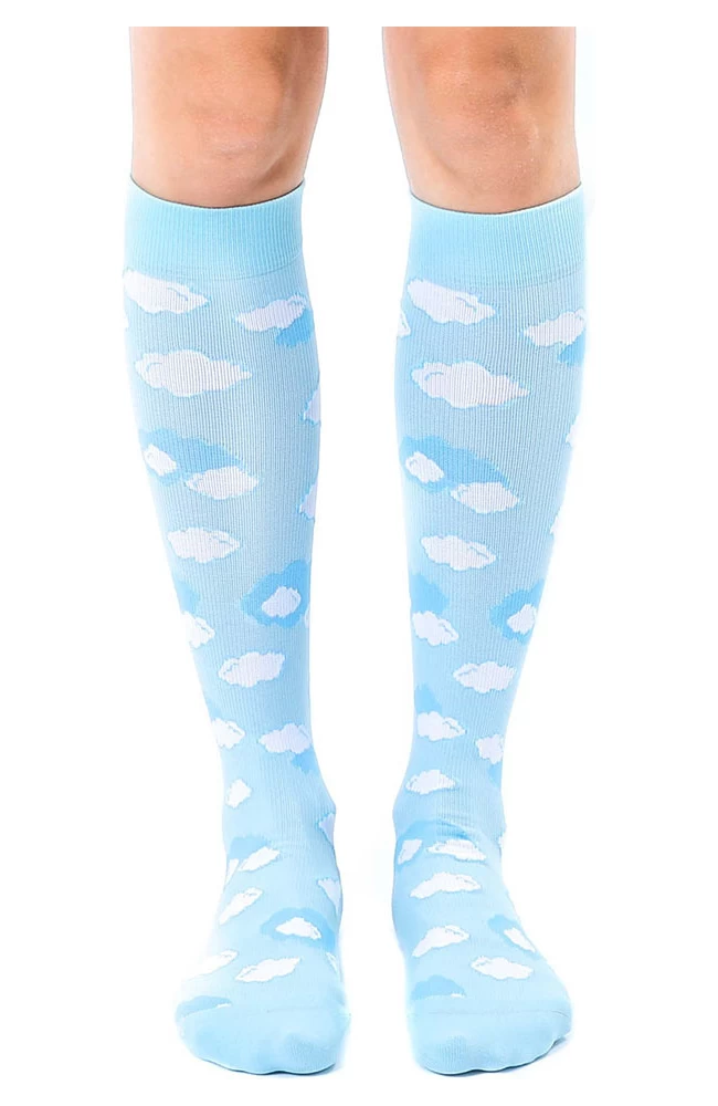 Unisex 15-20 MmHg Lightweight Clouds Print Compression Socks 3 Unisex 15-20 MmHg Lightweight Clouds Print Compression Socks