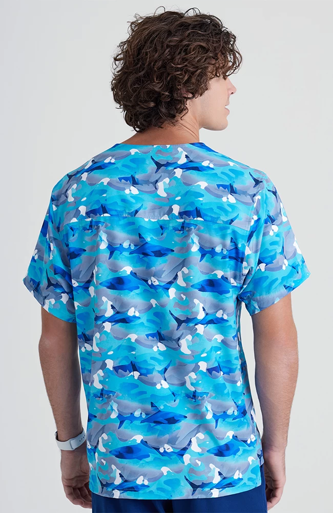 Skechers Men's V-Neck Wild Tide Print Scrub Top 4 Skechers Men's V-Neck Wild Tide Print Scrub Top - Image 2